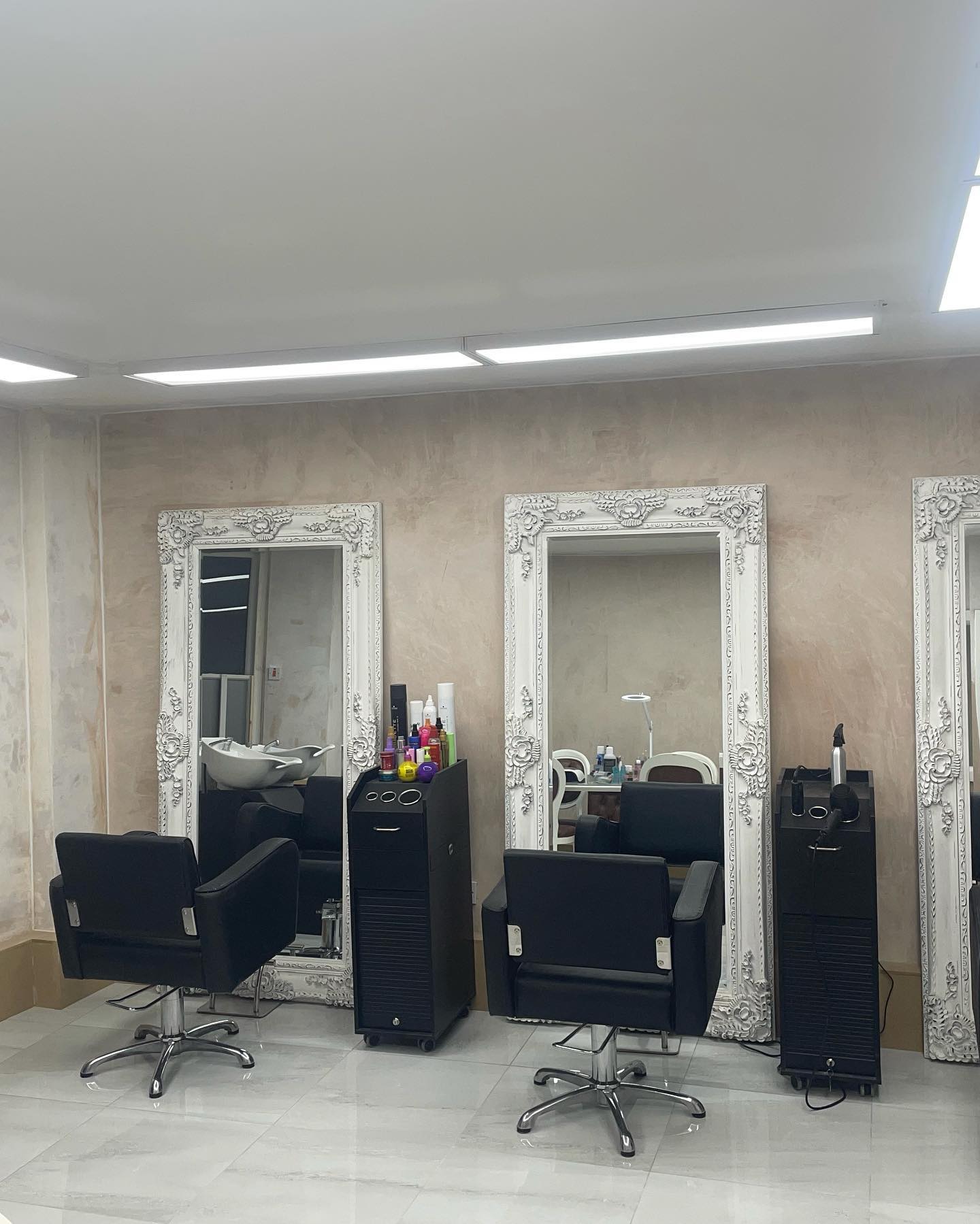 R M Electrical Services on-site electrical work